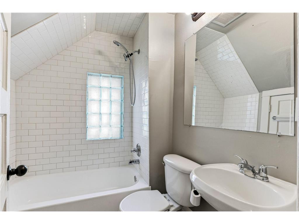 884 Iglehart Avenue Saint Paul MN 55104 7106359 image39