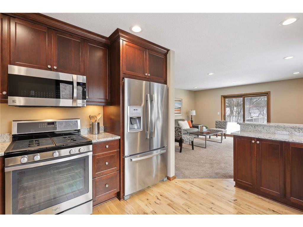 884 Sudberry Lane Eagan MN 55123 6337902 image1