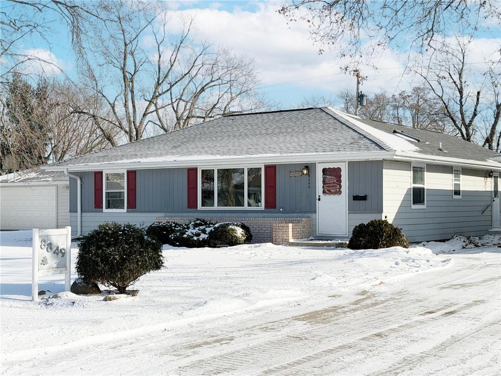 8849 Columbus Avenue S Bloomington MN 55420 7011252 image1
