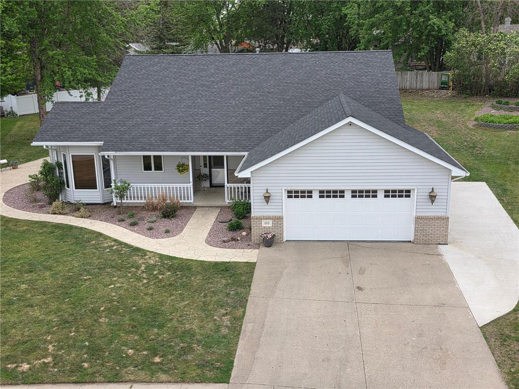 885 Briarwood Drive Worthington MN 56187 7075702 image1