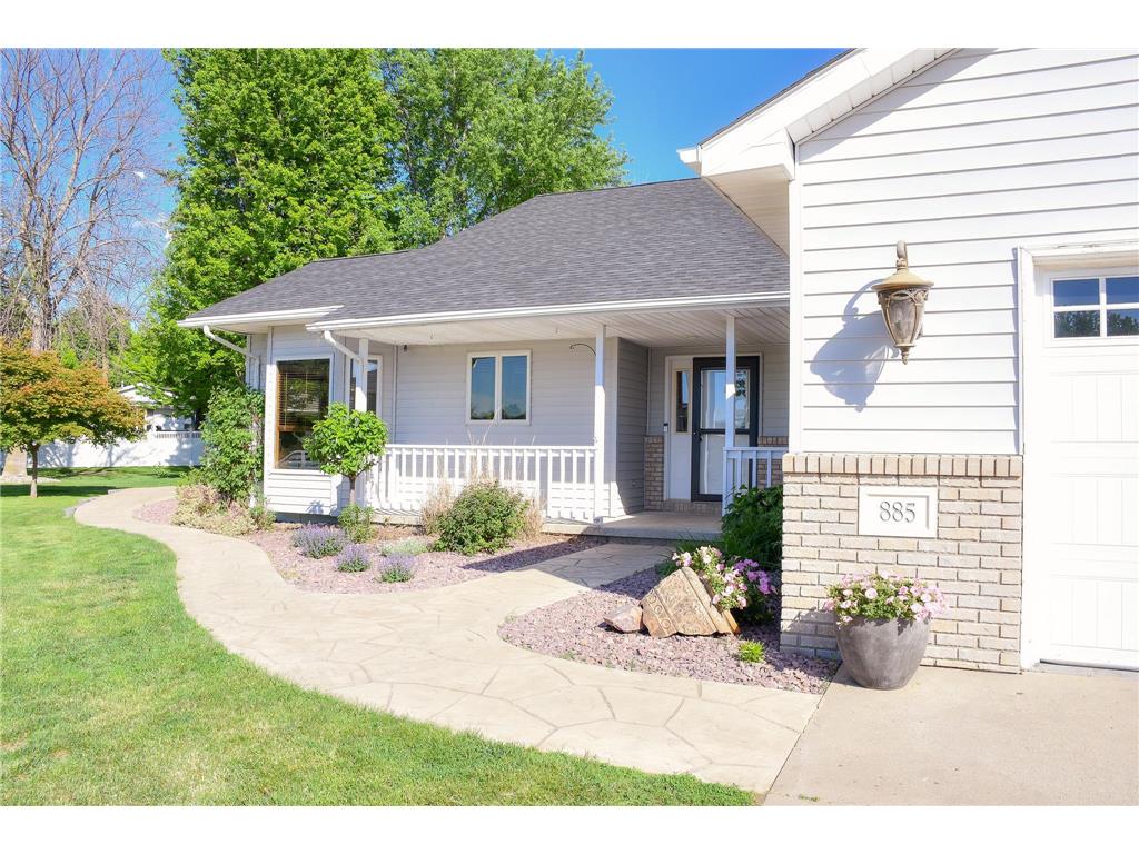 885 Briarwood Drive Worthington MN 56187 7075702 image2