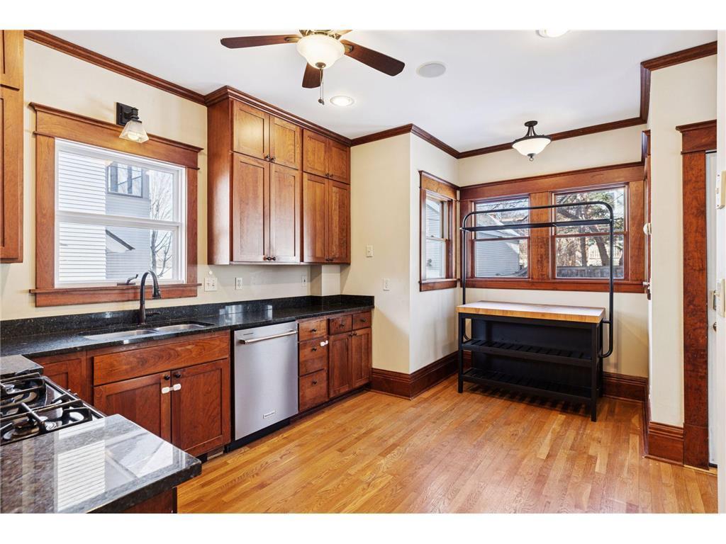 885 Linwood Avenue Saint Paul MN 55105 7023454 image29