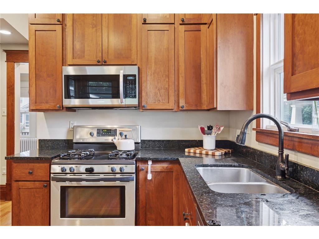 885 Linwood Avenue Saint Paul MN 55105 7023454 image31