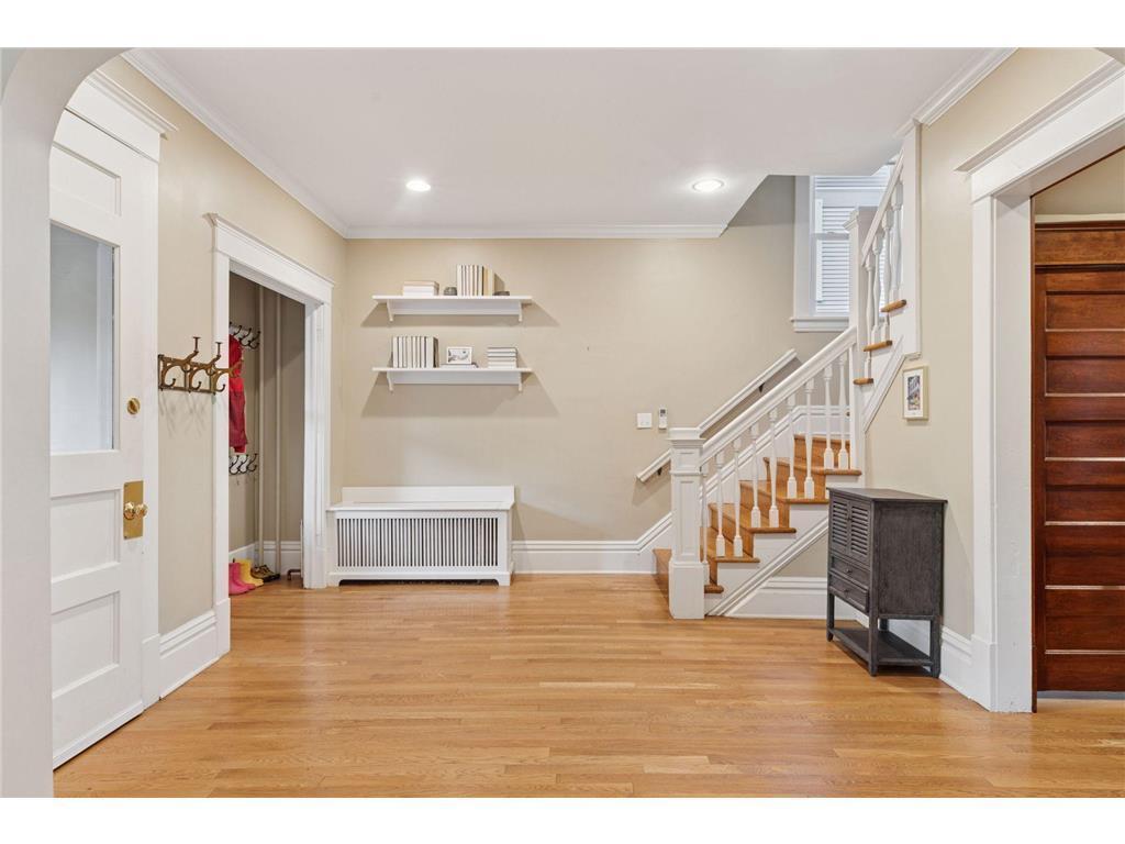 885 Linwood Avenue Saint Paul MN 55105 7023454 image9