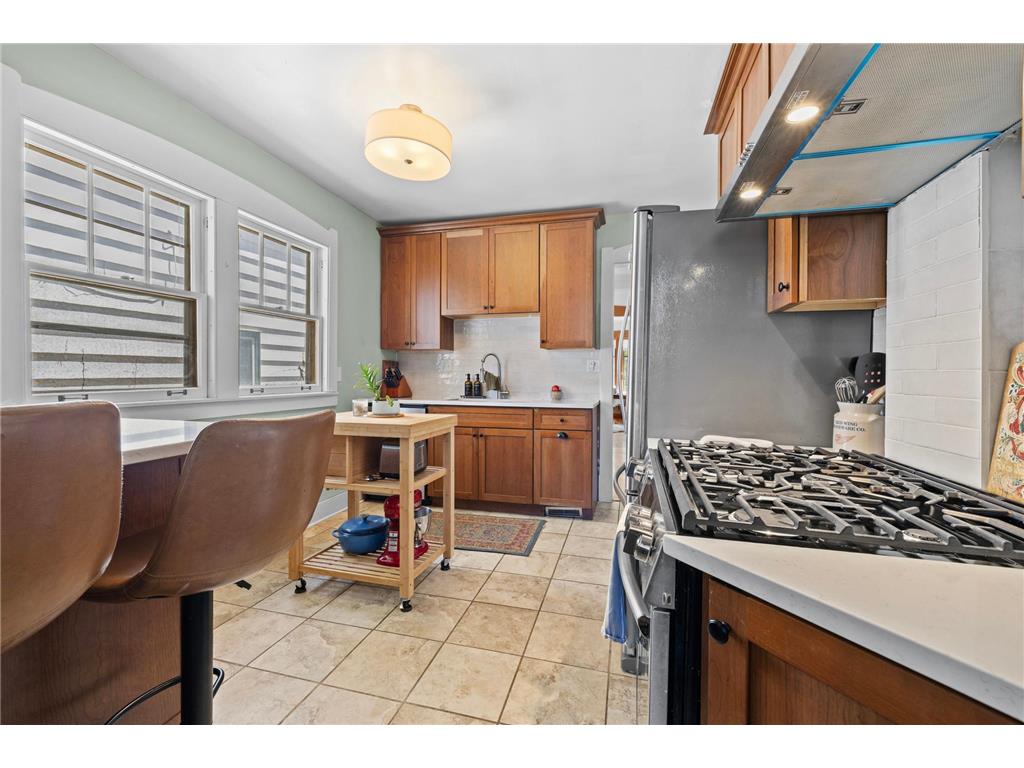 885 Portland Avenue Saint Paul MN 55104 7072595 image17