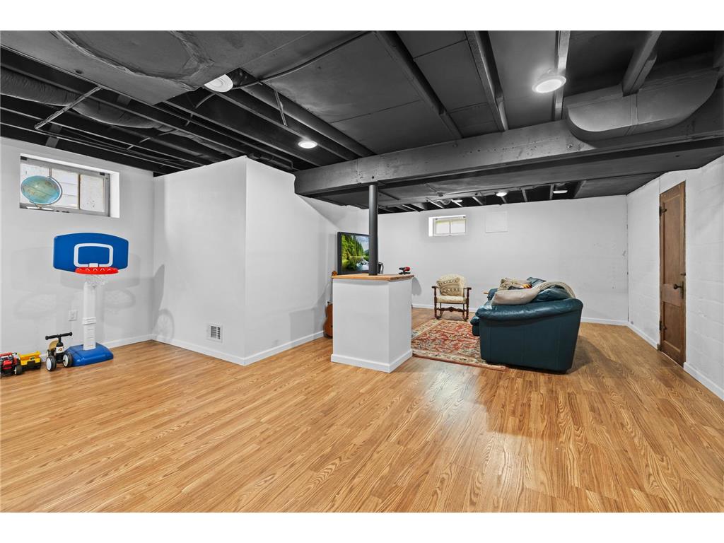885 Portland Avenue Saint Paul MN 55104 7072595 image31