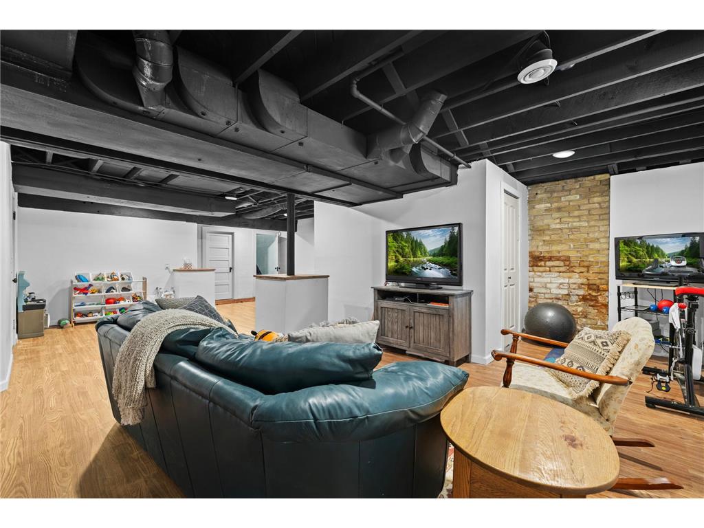 885 Portland Avenue Saint Paul MN 55104 7072595 image33