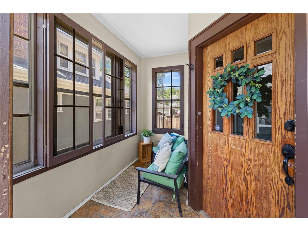 885 Portland Avenue Saint Paul MN 55104 7072595 image4