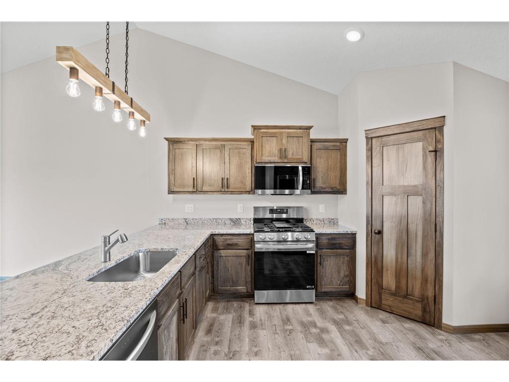885 Watertown Avenue Delano MN 55328 7021996 image3