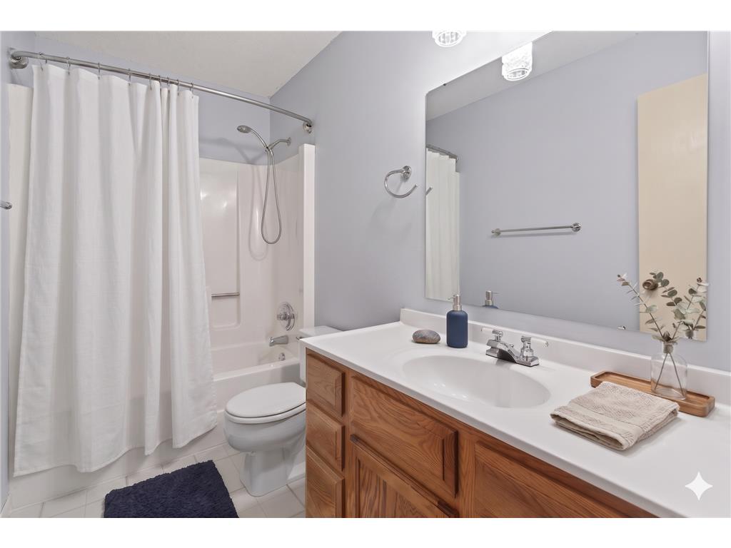 8853 42nd Avenue N New Hope MN 55427 7074446 image7