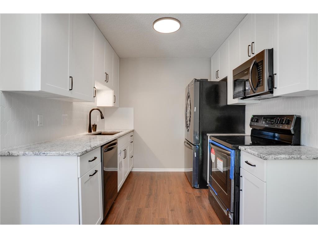 8855 N Maplebrook Court Brooklyn Park MN 55445 6445277 image1