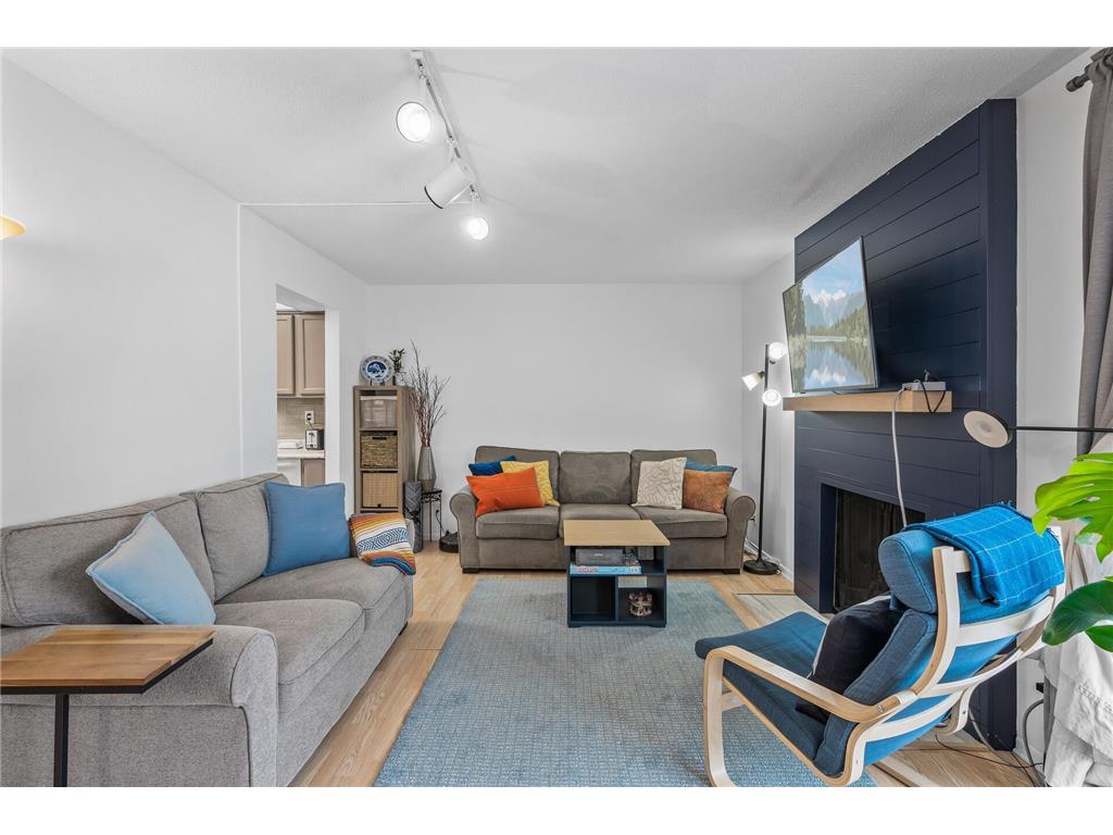 8857 42nd Avenue N New Hope MN 55427 6818365 image1