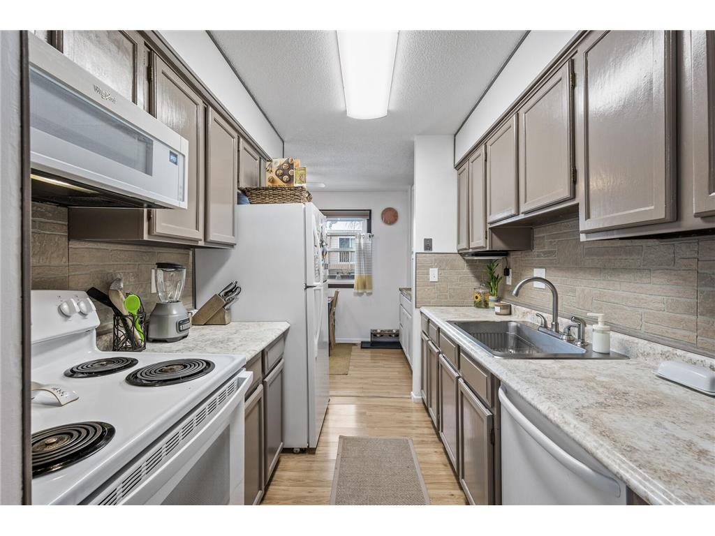 8857 42nd Avenue N New Hope MN 55427 6818365 image6