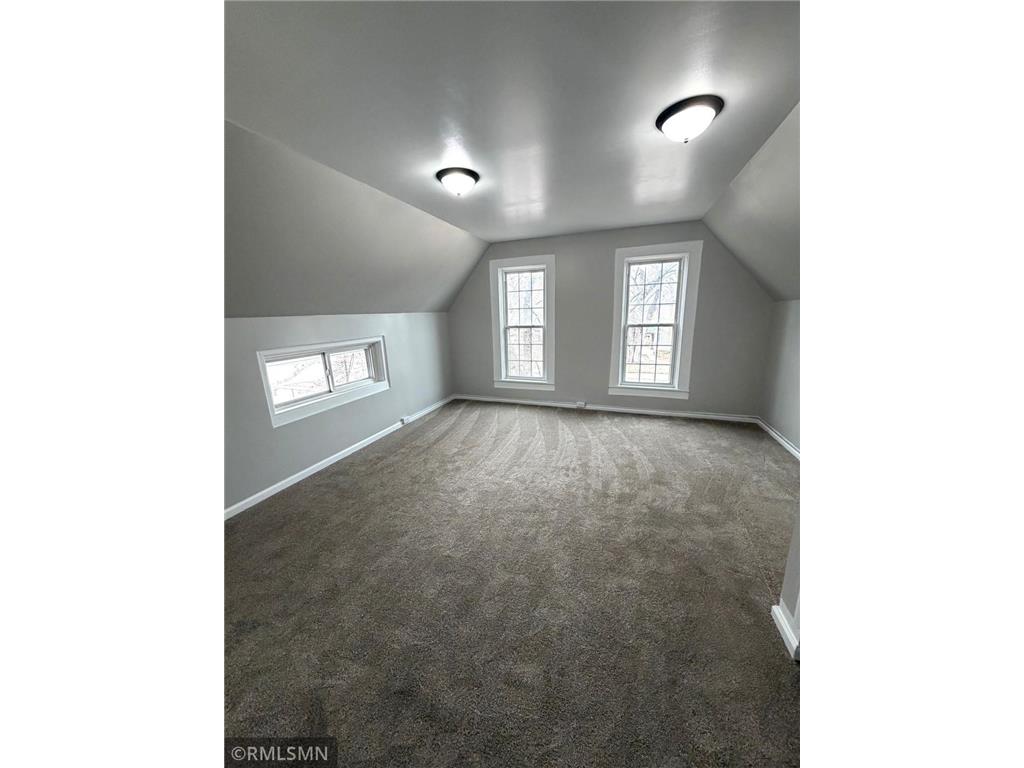 886 Johnson Parkway Saint Paul MN 55106 7071655 image12