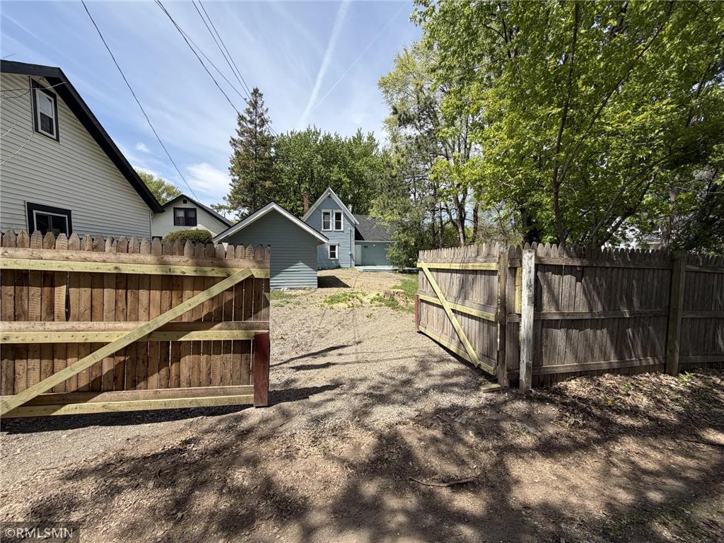 886 Johnson Parkway Saint Paul MN 55106 7071655 image16