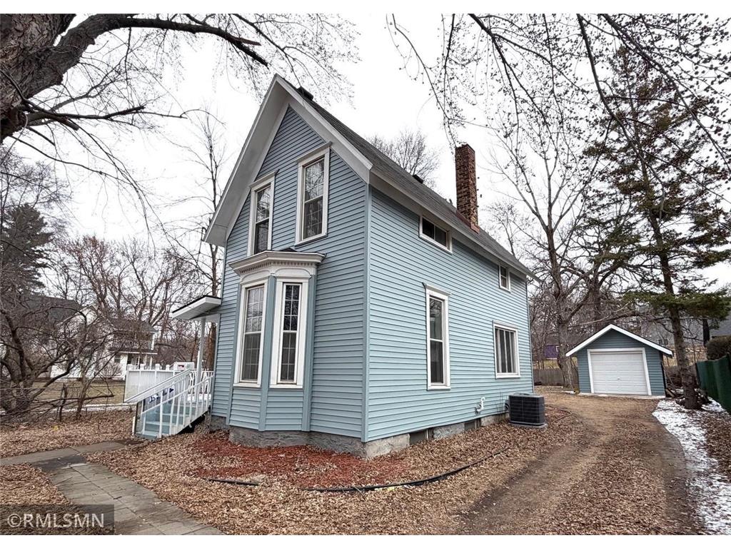 886 Johnson Parkway Saint Paul MN 55106 7071655 image2