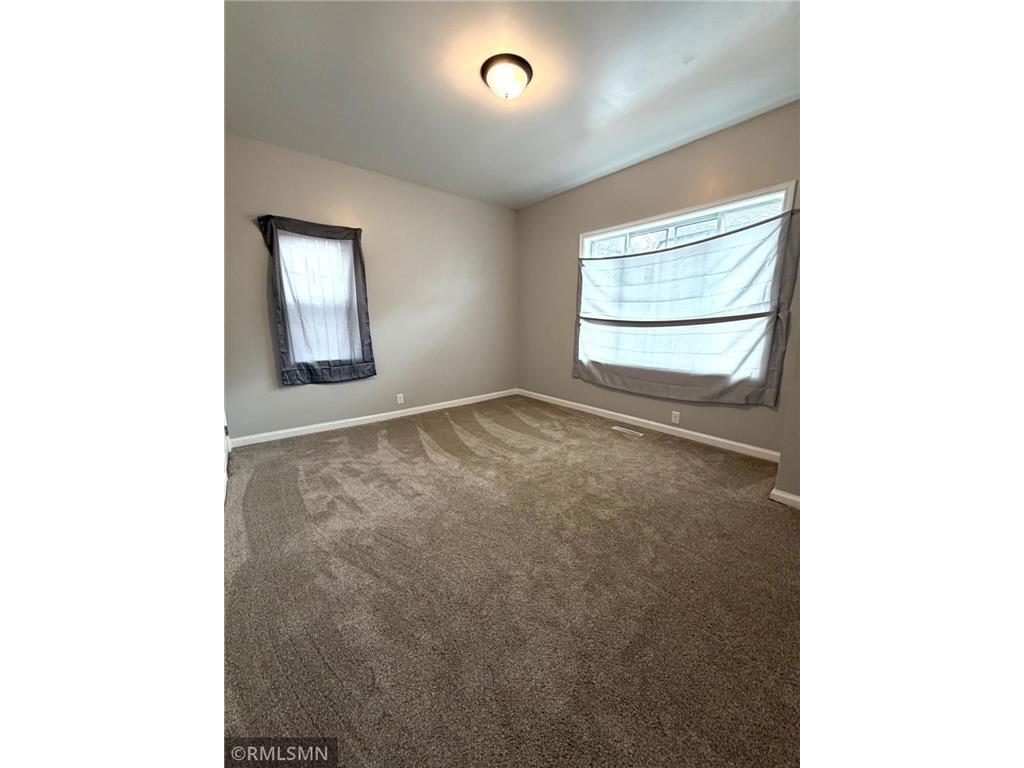 886 Johnson Parkway Saint Paul MN 55106 7071655 image8