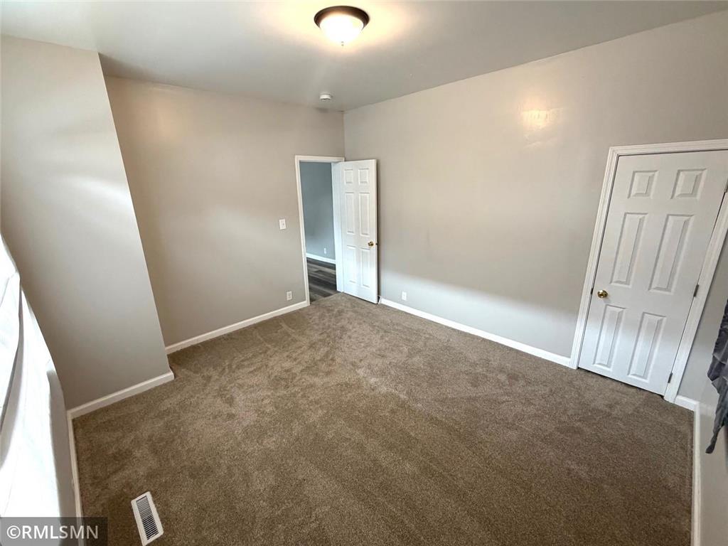 886 Johnson Parkway Saint Paul MN 55106 7071655 image9