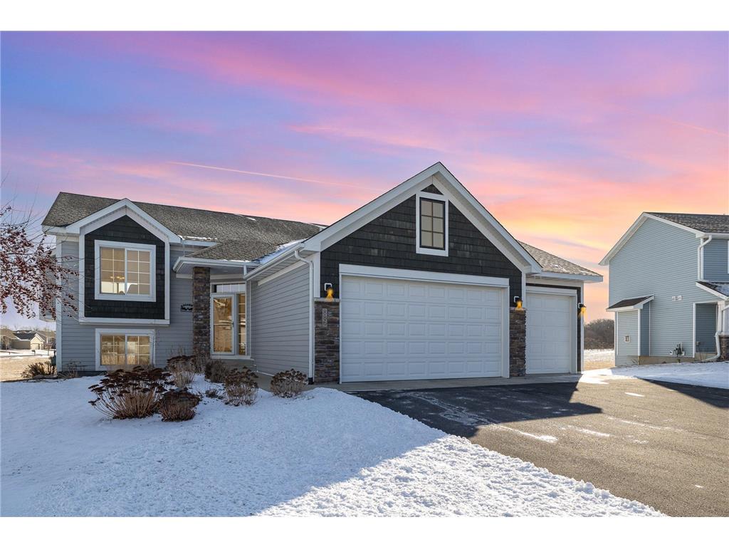 886 Meadows Boulevard Norwood Young America MN 55397 6659973 image1