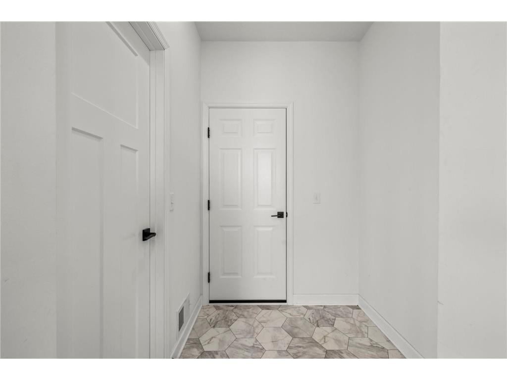 8861 Donax Row Woodbury MN 55129 7083380 image20