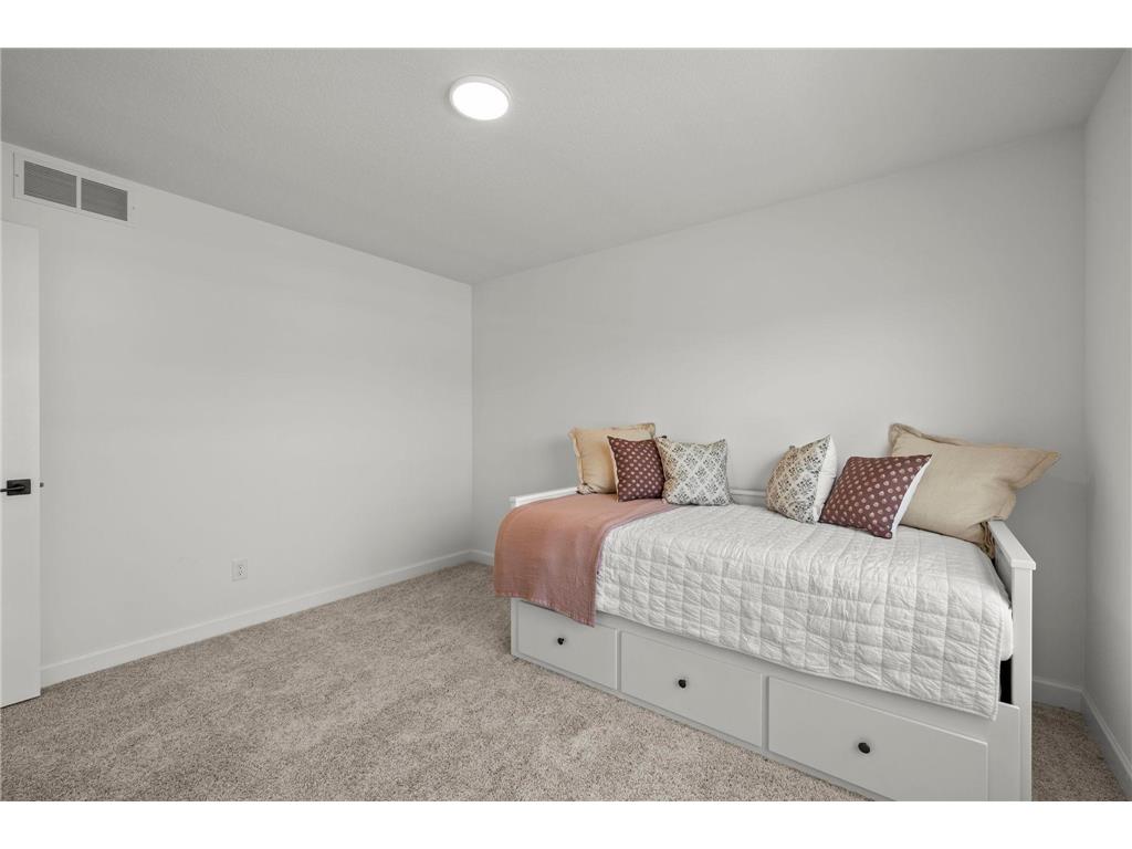 8861 Donax Row Woodbury MN 55129 7083380 image50