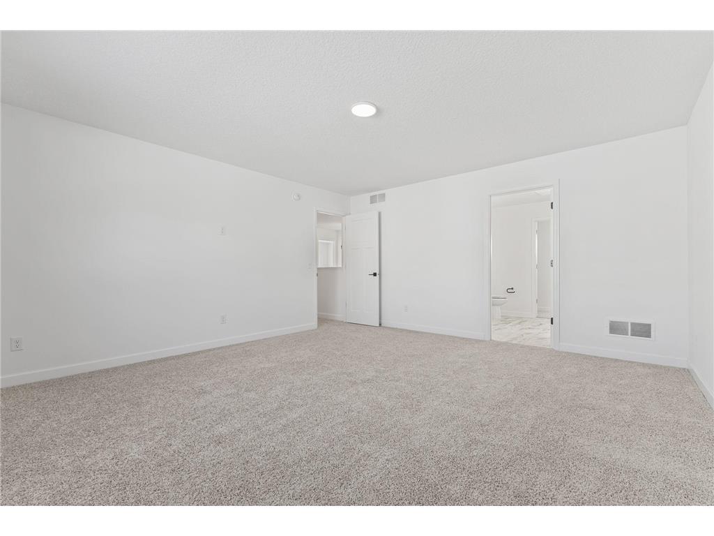 8866 Periwinkle Boulevard Woodbury MN 55129 7020934 image29