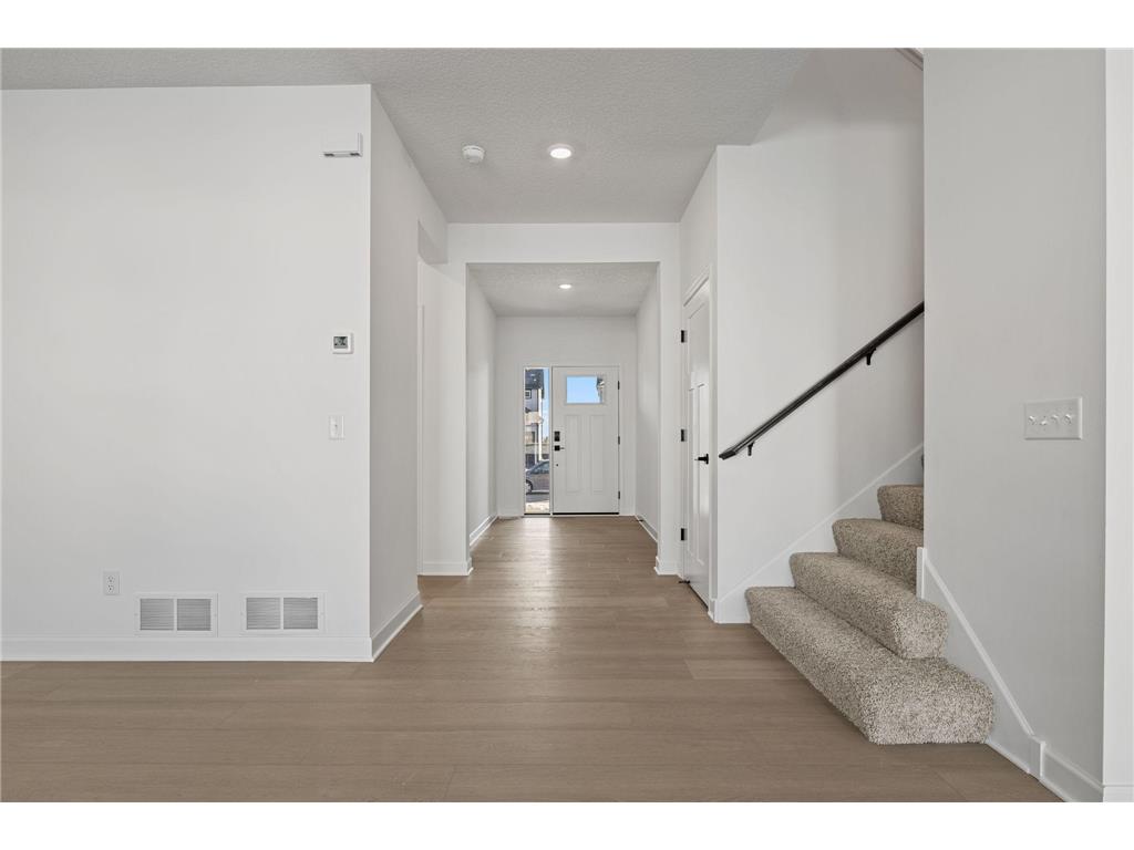 8866 Periwinkle Boulevard Woodbury MN 55129 7020934 image4