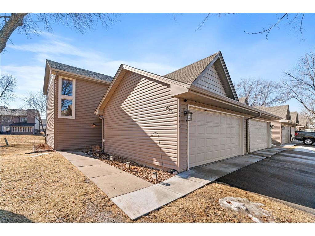 8870 Cottonwood Lane N Maple Grove MN 55369 6651122 image1