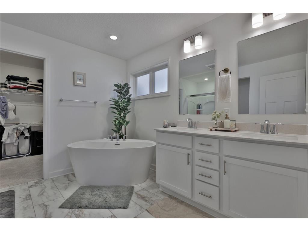 8872 Donax Row Woodbury MN 55129 7062433 image42