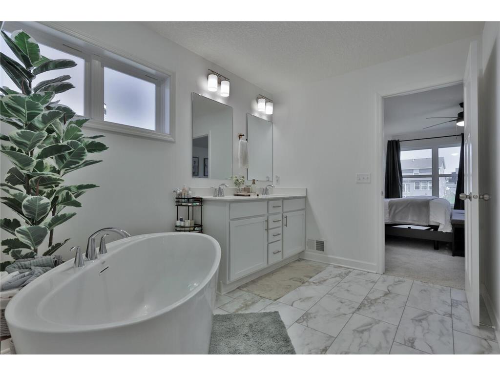 8872 Donax Row Woodbury MN 55129 7062433 image9