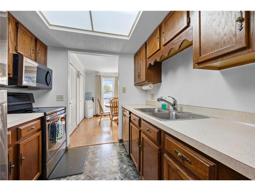 8877 42nd Avenue N New Hope MN 55427 7066358 image11