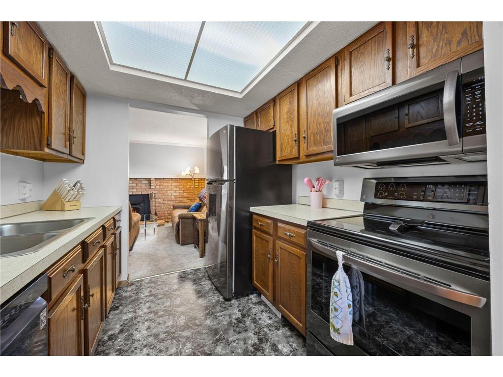 8877 42nd Avenue N New Hope MN 55427 7066358 image12
