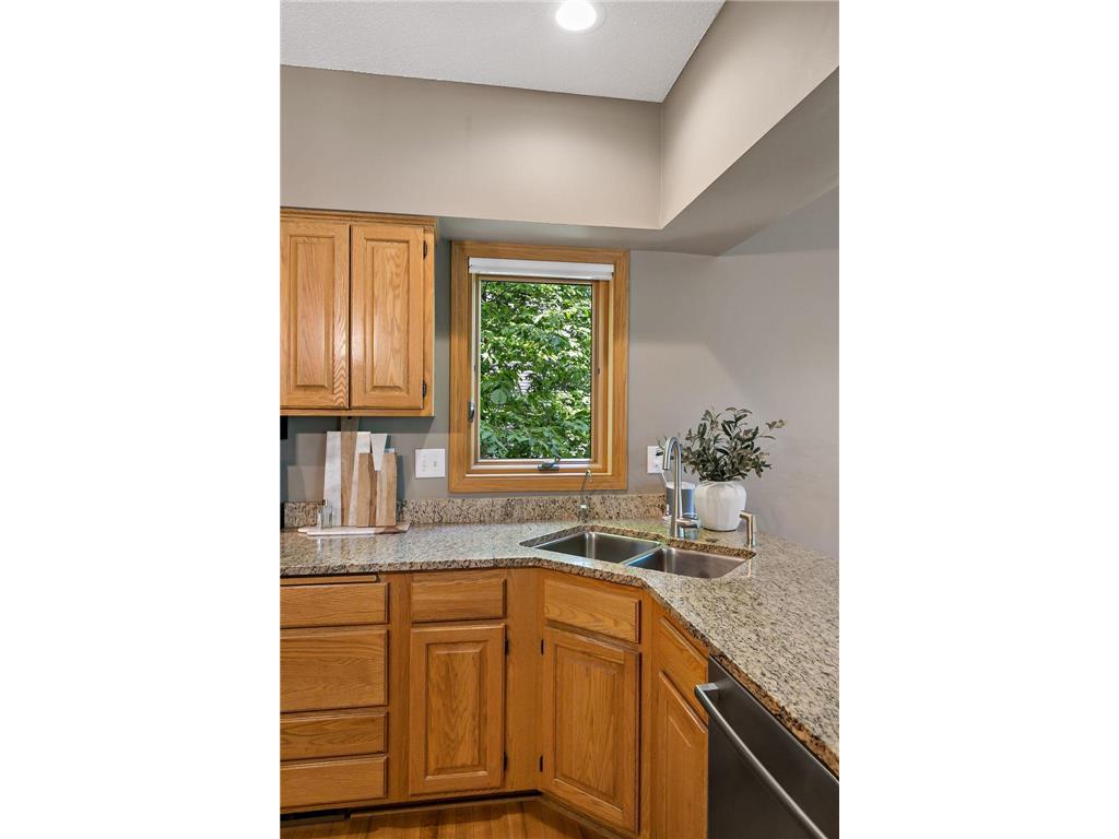 8879 Sylvan Ridge Eden Prairie MN 55347 7081204 image15