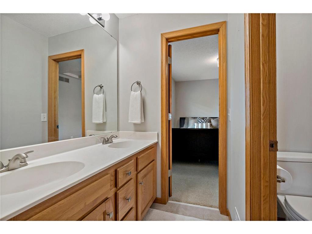 8879 Sylvan Ridge Eden Prairie MN 55347 7081204 image38