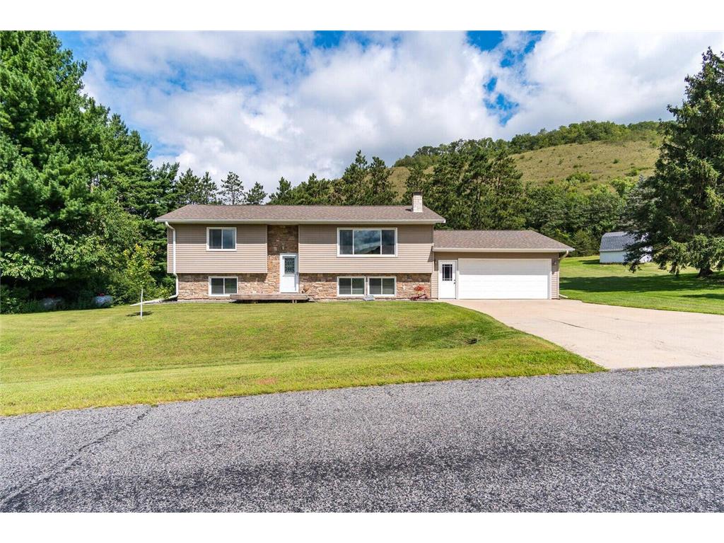 8880 Golfview Drive Mound Prairie Twp MN 55943 6777799 image1