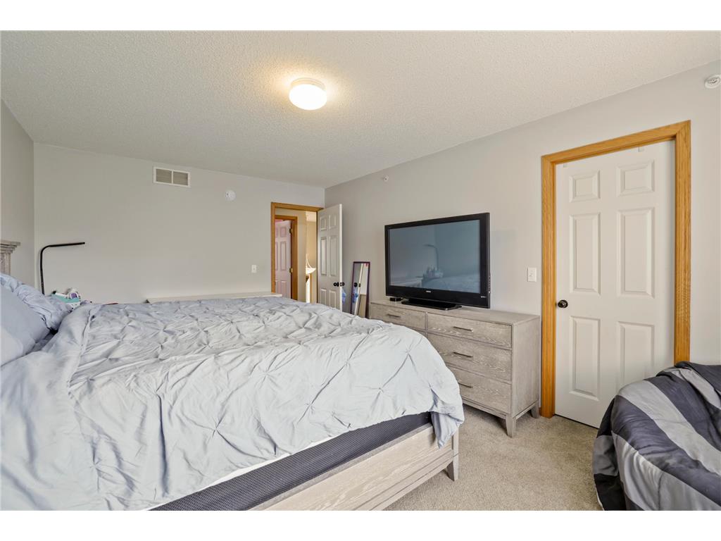 8893 Brunell Way #2002 Inver Grove Heights MN 55076 7067536 image16