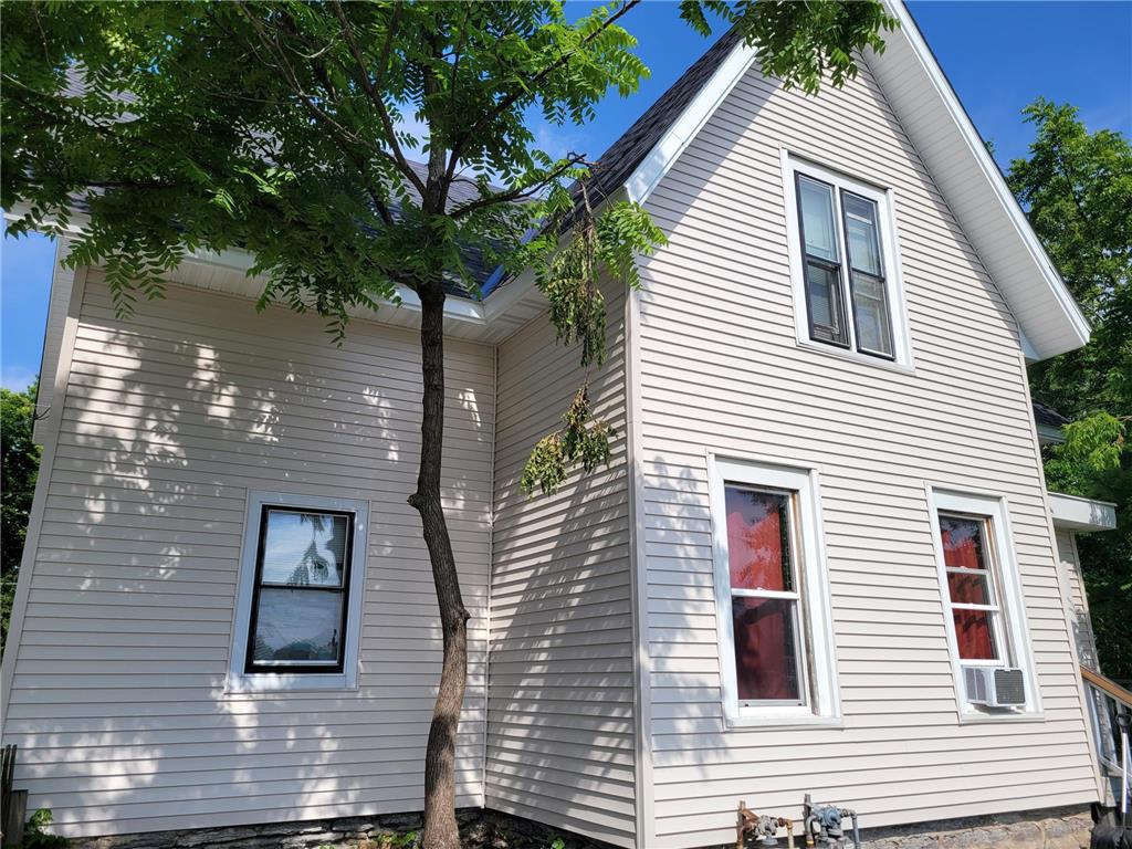 89 Douglas Street Saint Paul MN 55102 6747608 image2