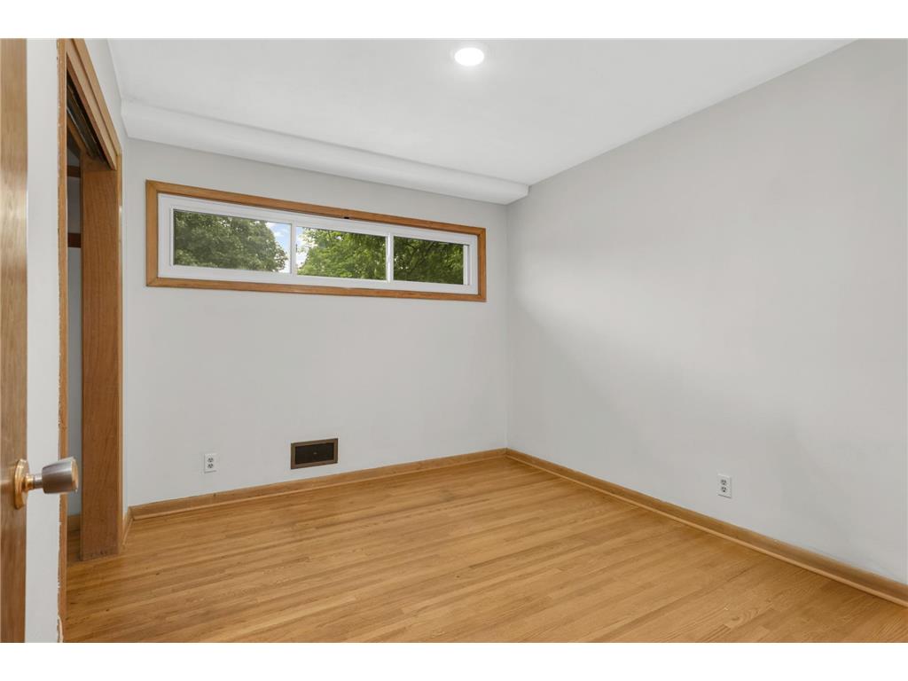 89 Flandrau Place Saint Paul MN 55106 7106664 image13