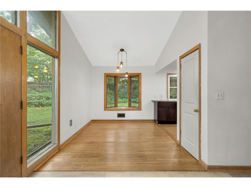 89 Flandrau Place Saint Paul MN 55106 7106664 image4