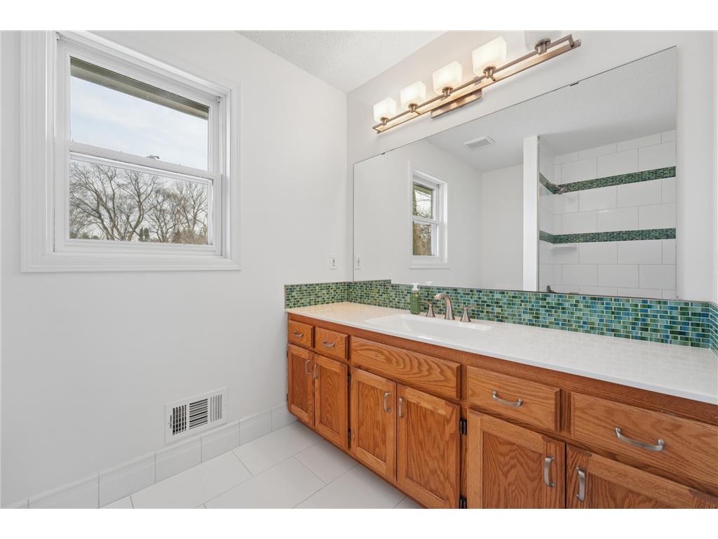 890 Fernbrook Lane N Plymouth MN 55447 7052116 image22