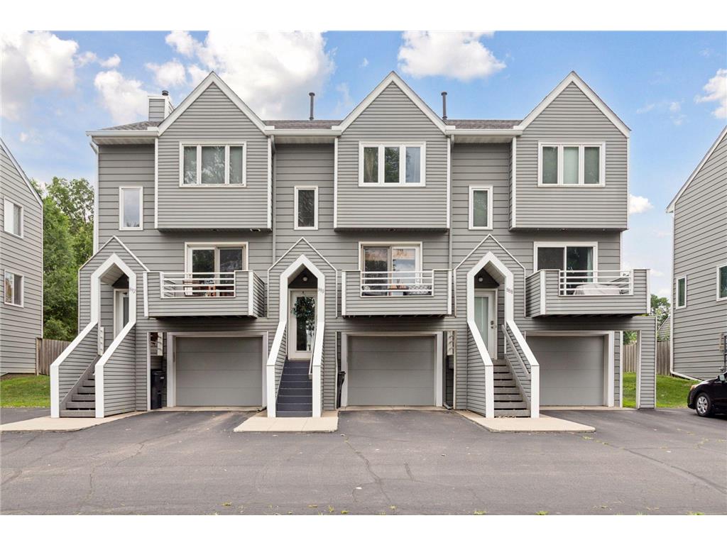 890 Hunt Place Saint Paul MN 55114 6733747 image1