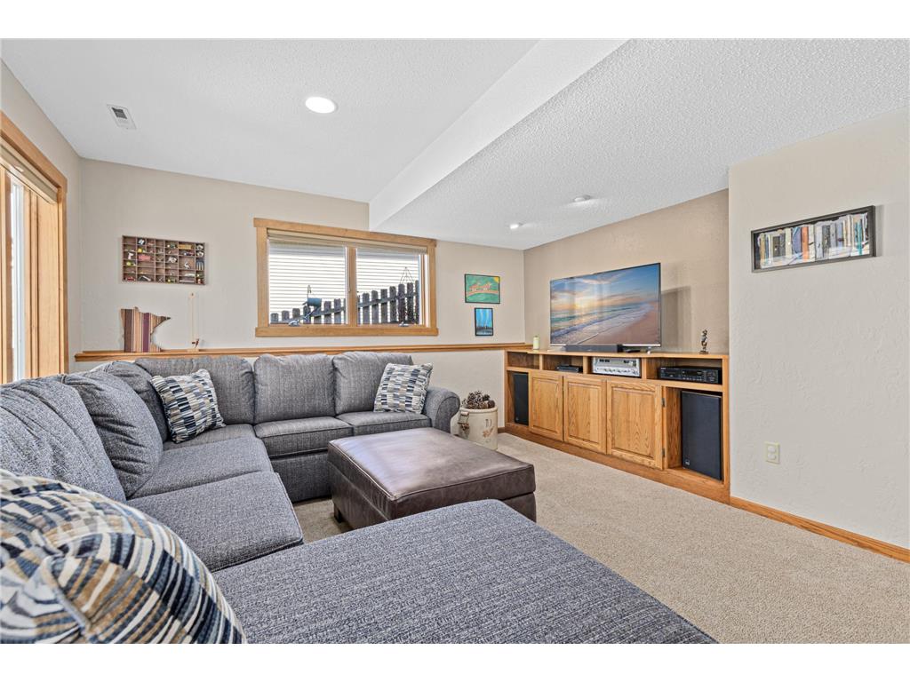 890 Winterberry Court Woodbury MN 55125 6705883 image21