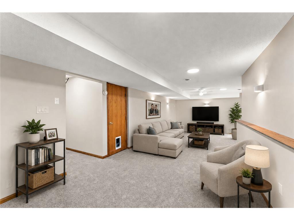 8906 Sequoia Road Woodbury MN 55125 7058904 image28