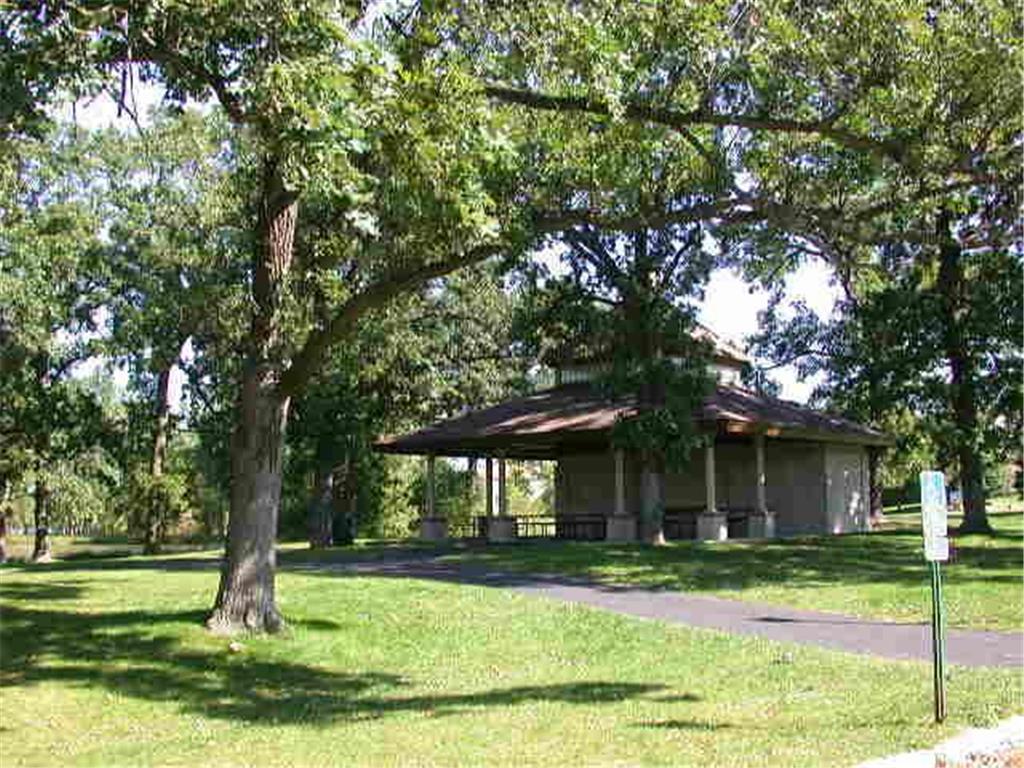8906 Sequoia Road Woodbury MN 55125 7058904 image40