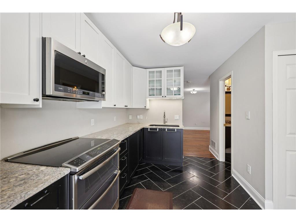 8909 Peep O Day Trail Eden Prairie MN 55347 6822295 image12