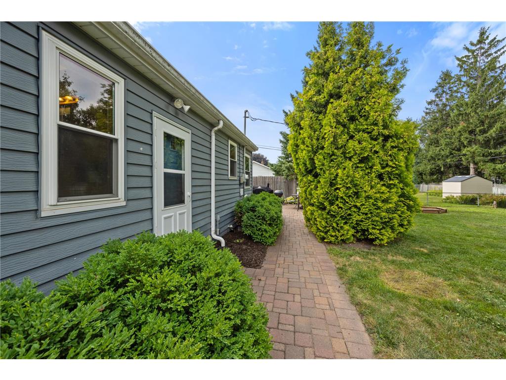 891 Edgewater Avenue Shoreview MN 55126 7113133 image18