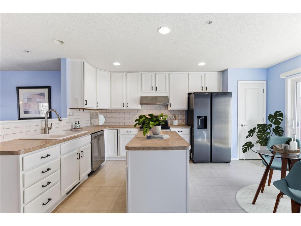 891 Ledgestone Drive Mahtomedi MN 55115 7030595 image9