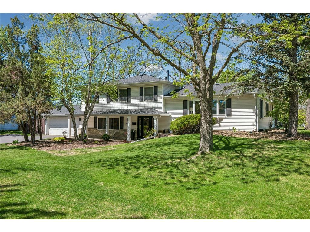 8910 23rd Avenue N Golden Valley MN 55427 7071599 image1