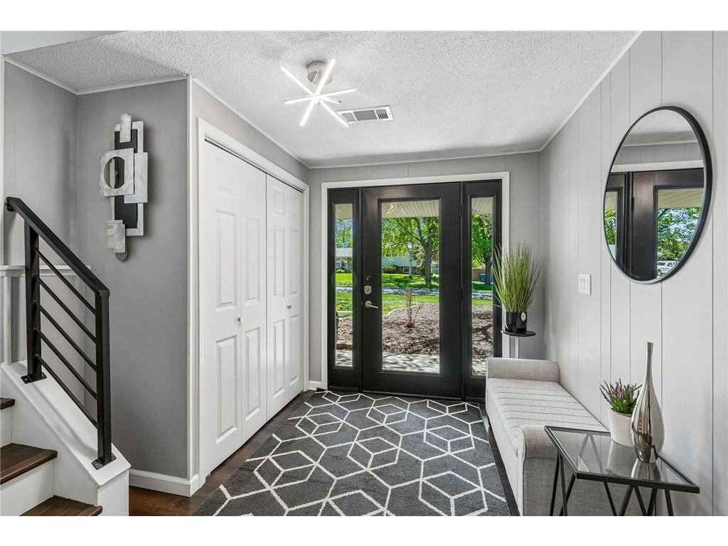 8910 23rd Avenue N Golden Valley MN 55427 7071599 image3