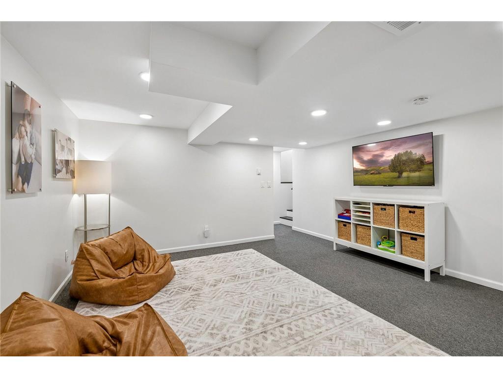 8910 23rd Avenue N Golden Valley MN 55427 7071599 image32